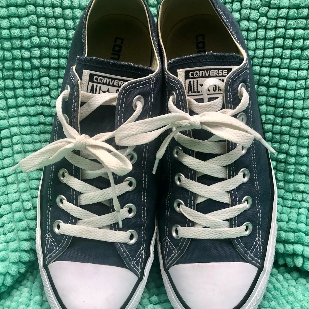Converse Women’s Navy Low Top Sneakers - Classic All Star. Very Good. Size 9.5